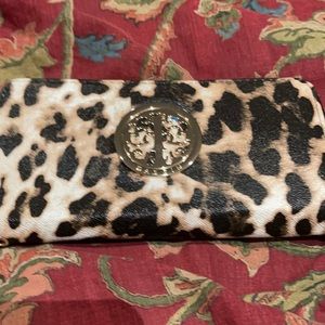 CASEIN GORGEOUS ZIP AROUND WALLET IN CHEETAH
